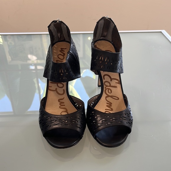 Sam Edelman “Alva” black leather open toe 4.25” heel - Picture 2 of 5